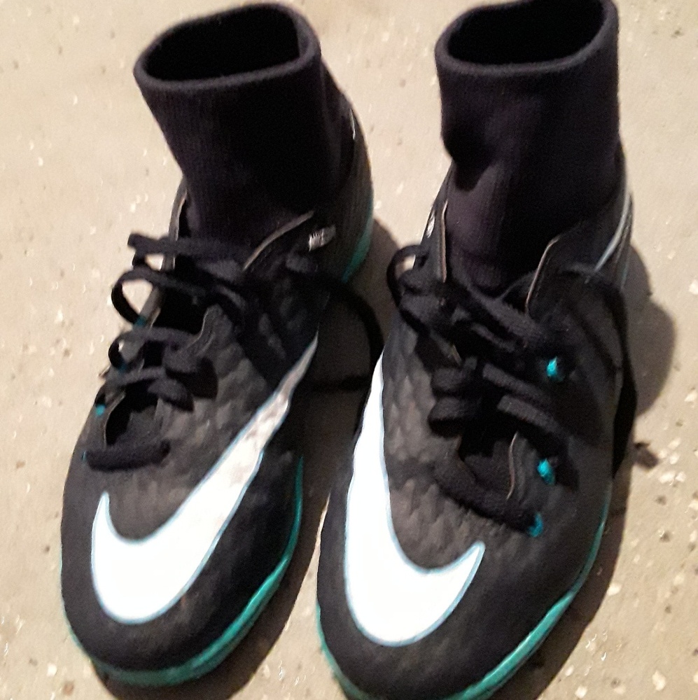 Youth shoes
